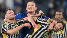 Драма! След два отменени гола, Юве спечели в 97-ата минута