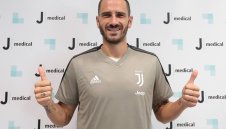 Феновете на Юве към Бонучи: Тук сме за Кристиано! Къде е Роналдо?