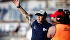 Марадона моли "Божията ръка" да убие коронавируса