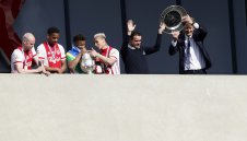 Аякс изгони Овермарс заради секс-намеци към колежки