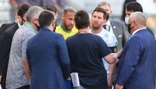 СКАНДАЛ: Ченгета прекратиха Бразилия - Аржентина