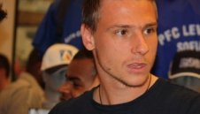 Левски отрича за Хичо