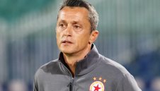 За да не се опари: Янев няма да "пипа" ЦСКА