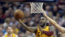 ЛеБрон изпревари Доминик Уилкинс