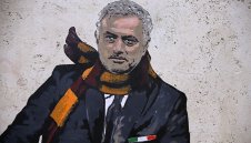 Жозе подсилва Рома с играч от Барселона