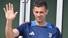 Първа победа за Юве при Тиаго Мота