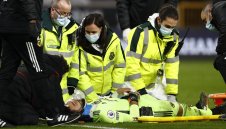 Вратарят на Вълците е добре след удара в главата