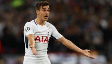 Барса впери поглед в "златното момче" на Тотнъм Хари Уинкс