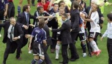 ФИФА резна и двама аржентинци