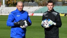 Черно море подписа с вратар