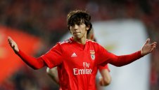 Юве почва пазарлъци за Жоао Феликс