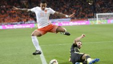 Мемфис Депай на крачка от трансфер в Манчестър Юнайтед