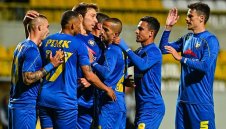 Затруднения! Клуб от Първа лига виси с по 2 заплати към футболистите