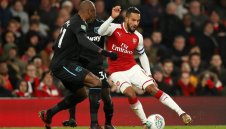 Арсенал бие шута на Уолкът през януари, ще го праща в Евертън