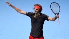 Зверев е на 1/2-финал в Лондон, излиза в битка срещу Федерер