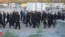 Засилено полицейско присъствие пред Националния стадион