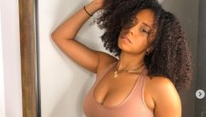 Новата перла на Реал Мадрид си ляга но пищната и гореща Орнела + СНИМКИ