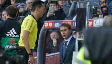 Севиля се спря на Лопетеги