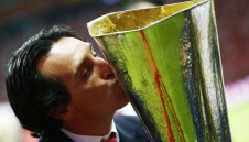 Треньорът на Севиля преподписа