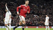 Юнайтед съсипа Бърнли за минути в шоу на Кристиано Роналдо