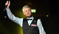 Робъртсън марширува уверено към титлата в Хон Конг