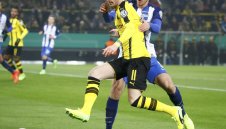 Дортмунд вдига заплатата на Ройс, за да преподпише