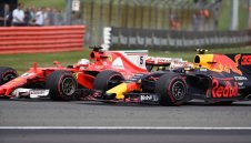 Макс: Фетел се оплаква от мен? Вижте наказателните му точки