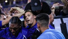 Инфарктна драма и луда вечер! Левски разплака Сабах, младок донесе екстаз на "Герена"