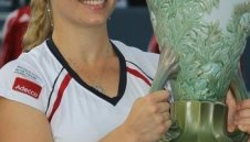 &ldquo;Мама&rdquo; Ким с невероятен обрат срещу Мария Шарапова на финала в Синсинати