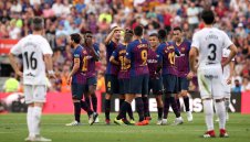 Уеска вбеси Барса и беше брутално пребит на "Ноу Камп" + ВИДЕО