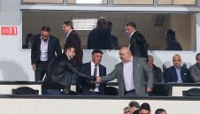 Става интересно: Боби Михайлов не иска да подава оставка + ВИДЕО