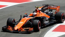 От Макларън не очакват помощ от Мерцедес и Ферари