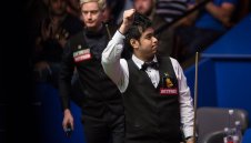 Машината от Мелбърн влезе в Клуб 500 и довърши тайландец