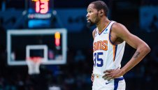 Суперзвезди от НБА с контузии, отборите им треперят