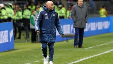 Арестуваха пияният на "мотика" Сампаоли + ВИДЕО