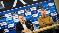 Войната в Левски: Иво Ивков показа офертите пред избрани журналисти и без камери