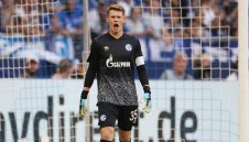 Мисли за Байерн? Стражът на Шалке резнал "биковете"