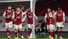 Арсенал ще се бори да не изпадне, Ливърпул пак е шампион