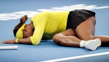 Серена Уилямс отново безкомпромисна в Бризбейн