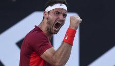 Гришо скочи с три места, Джокович остава №1