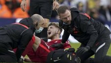 В Ливърпул се ужасили от свирепата контузия на Харви Елиът