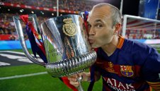 Иниеста: Не е лесно да си намерим "офанзивна пейка"