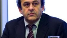 Платини обеща да уважи Ливърпул за годишнината от Хилсбъроу