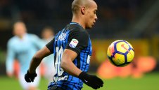 Юнайтед сменя Михи с Марио 