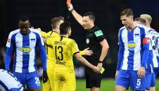 Дълбока глътка въздух: 10 от Дортмунд биха в Берлин