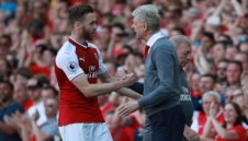 Чембърс е близо до нов договор с Арсенал