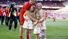 Момчето от квартала: Стиви Джи - завинаги един от нас