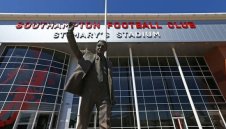 Клуб от Висшата лига намали заплатите си, но не е Ливърпул, Юнайтед или Сити