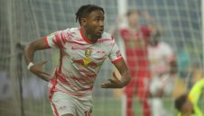 Челси договори трансферна бомба