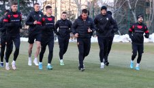 Самолетът на "лъвовете" не успя да излети за Катар